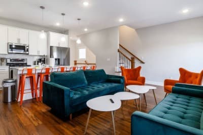 Enjoy a stylish stay in this spacious townhome with a cozy fireplace, fully equipped kitchen, and central heating & cooling. With free parking for 2 cars and a prime location just minutes from Broadway, The Gulch, and top attractions, it’s the perfect home base for your Nashville trip. Whether you’re here for live music, great food, or a weekend getaway, you’ll love the comfort and convenience. Book now and explore Music City!